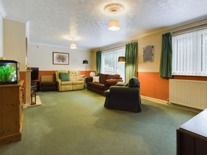 Sitting Room- click for photo gallery